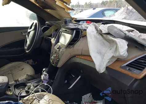 2013 Hyundai Santa Fe Sport 2.0T z USA, uszkodzony, nr VIN 5XYZWDLA4DG019829